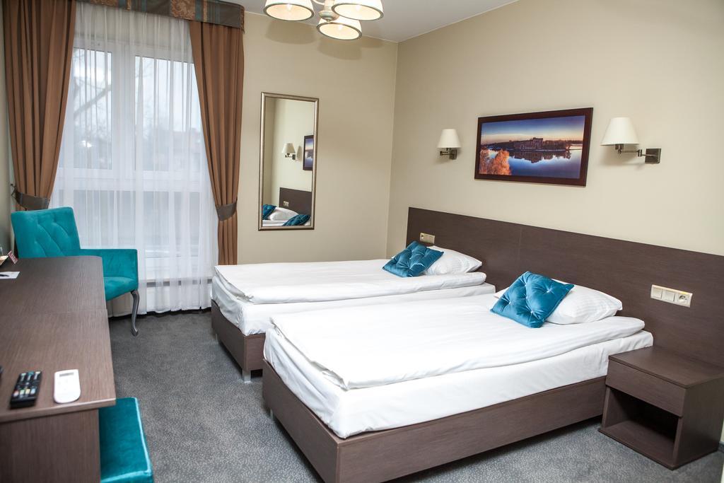 Hotel Sokolowska Airport Modlin Nowy Dwór Mazowiecki Szoba fotó