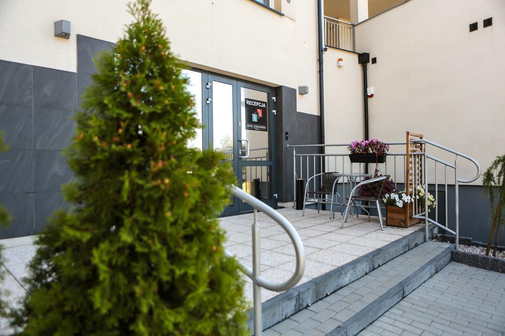 Hotel Sokolowska Airport Modlin Nowy Dwór Mazowiecki Kültér fotó