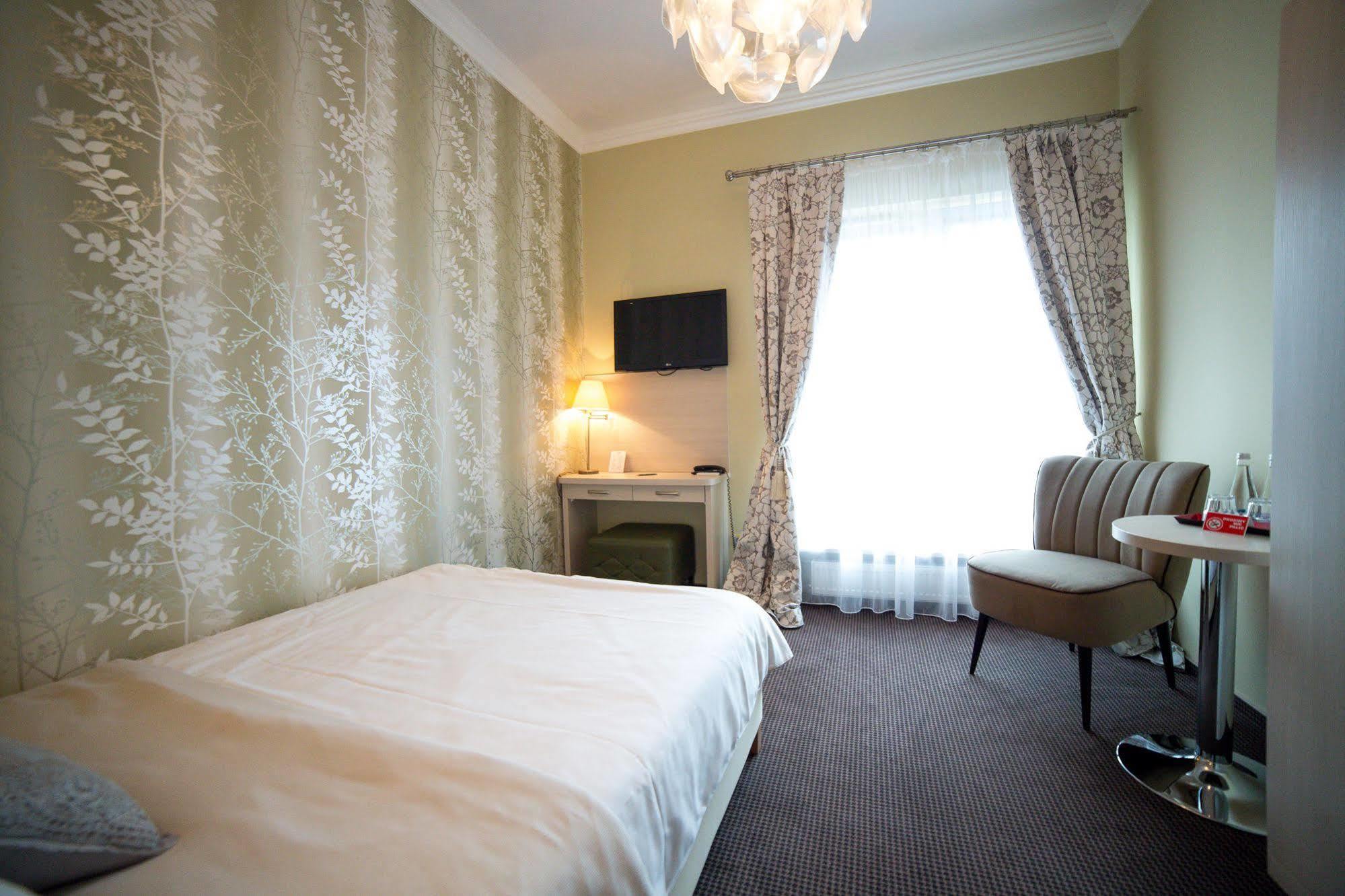 Hotel Sokolowska Airport Modlin Nowy Dwór Mazowiecki Kültér fotó